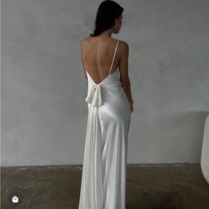 Meshki KAILEY
Low Back Maxi Dress With Detachable Bow Train - White